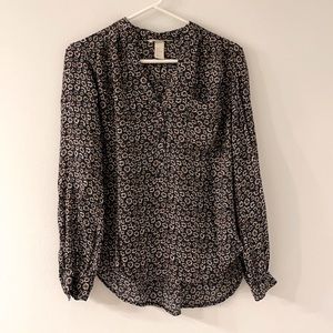 H&M v neck floral long sleeve blouse size 2